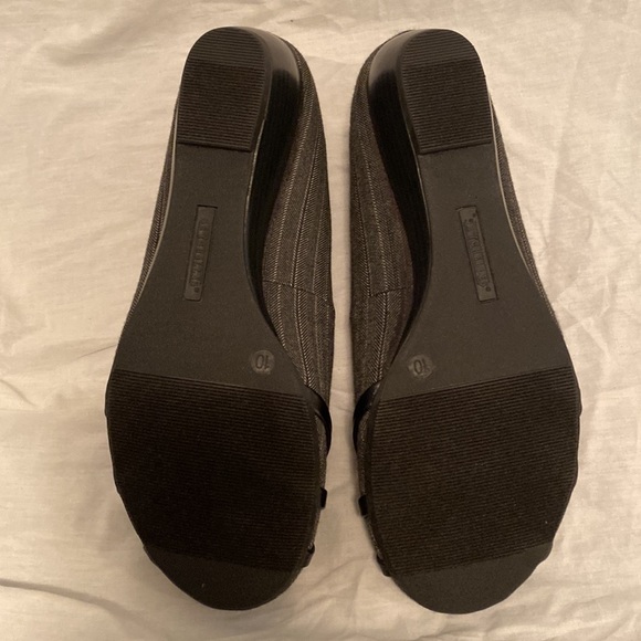 Brand New Seychelles Grey, Black & White Low Wedge Shoe…size 10M - Picture 4 of 5